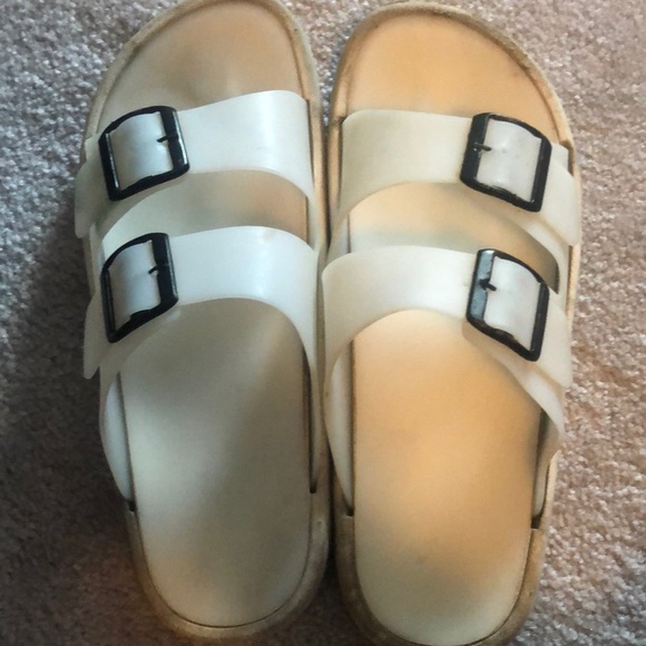 Shoes - White Buckle Sandals Size 9/10